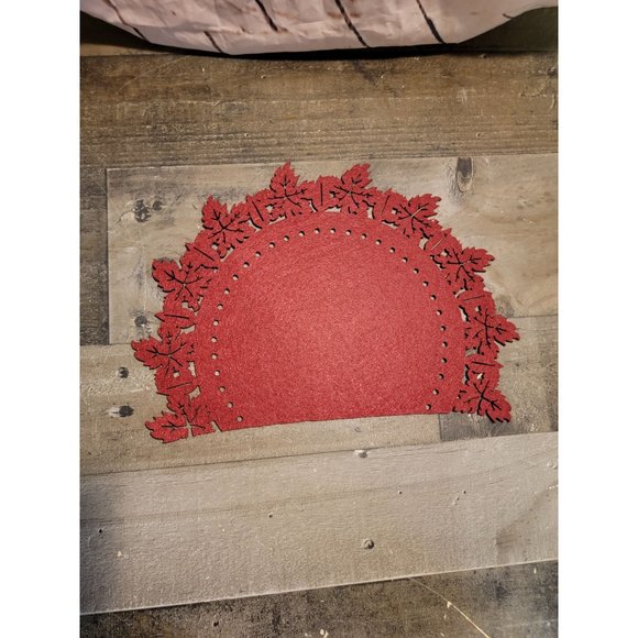 Felt red leaf leaves Fall table decor - Picture 3 of 3